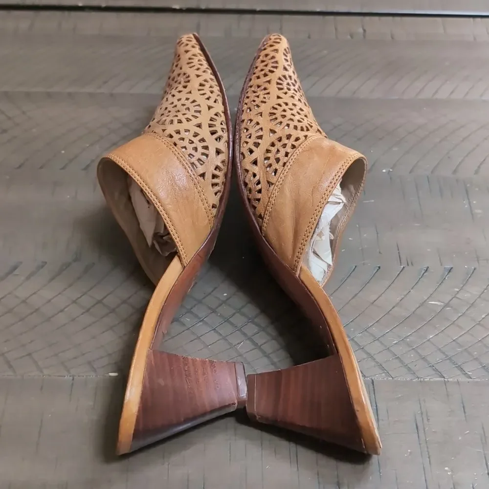 Pollini Leather Laser Cut Tan Leather Heeled Pointer Mules Sz 37
